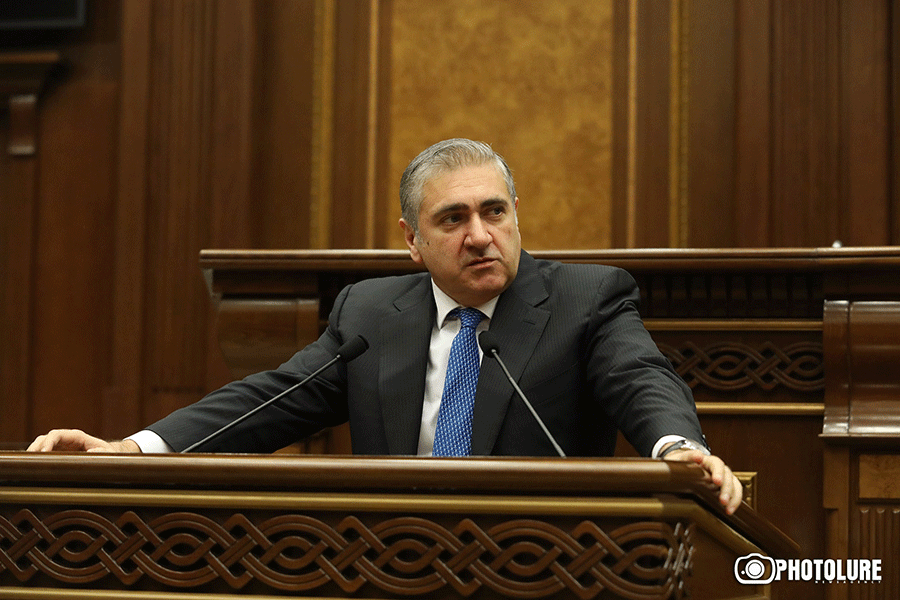 «Եթե, ըստ ձեզ, պարտությունը հաղթանակ է, ապա ինչո՞ւ են դատվում զինվորականները»․ Արթուր Խաչատրյան