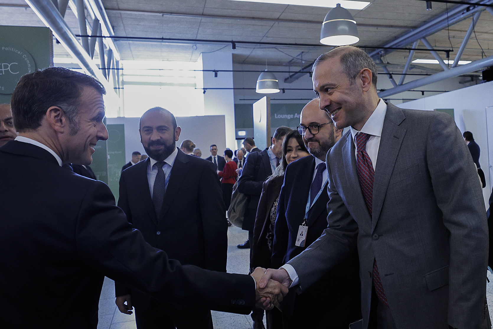 Փաշինյանն ու Մակրոնը քննարկել են վաշինգտոնյան պայմանավորվածություններին ու «TRIPP» նախագծին առնչվող հարցեր