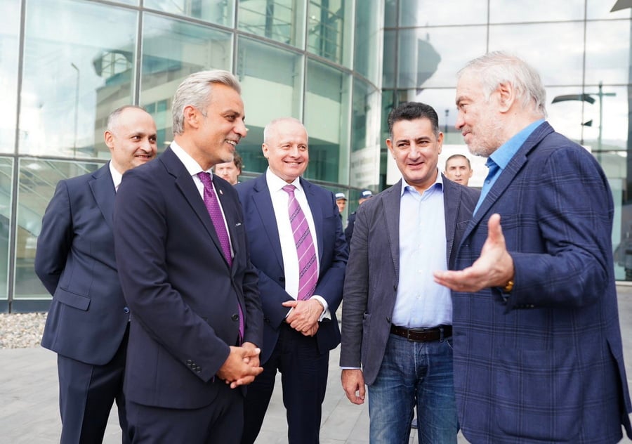 Երբ հեռանում էի Հայաստանից՝ երաժիշտներից մեկը կատակեց, ասելով՝ եթե ինձ հաջողվել է ղեկավարել 100 հայի, կյանքում ոչնչից կարող եմ էլ չվախենալ. Վալերի Գերգիև