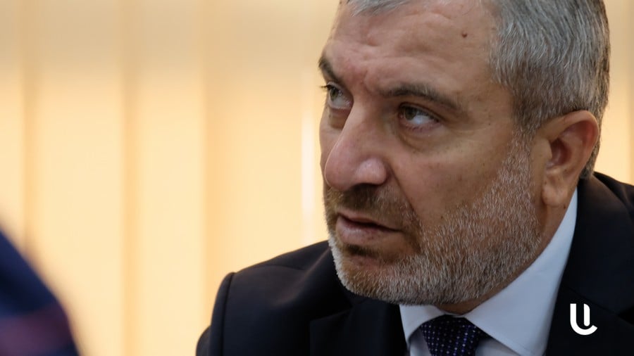 Գարուշը բուշլատը գցեց վրեն, դռնից թռավ. այս տեղեկությունը ծնողներին հայտնած հոգեբանը հրաժարվեց ասածներից