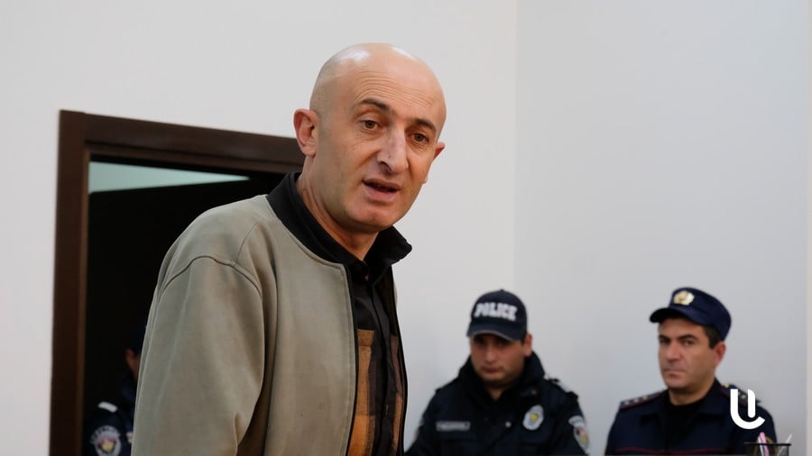 Գարուշը բուշլատը գցեց վրեն, դռնից թռավ. այս տեղեկությունը ծնողներին հայտնած հոգեբանը հրաժարվեց ասածներից