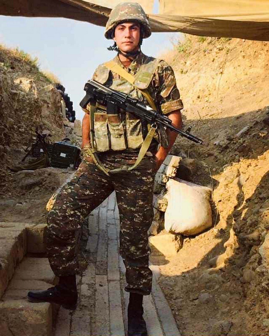 Վեց սպաների հետ մնացել էր դիրքերում՝ չընդունելով նահանջի հրամանը