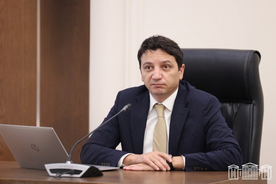 «Եթե Գառնին ինչ-որ մեկին պետք է` գնում է եւ գումար է վճարում, իսկ գրադարանը ոչ մեկին պետք չէ, չի գնում ու ոչ մի բան չի վճարում․․․ ես ոչինչ չունեմ ասելու»․ Վահե Հովհաննիսյան