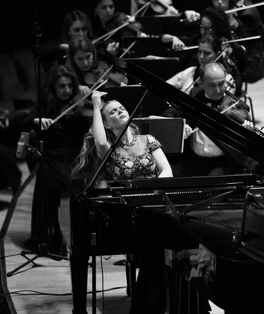 Երևանյան միջազգային փառատոնը եզրափակվեց բարձր նոտայով. 100-ամյա Հայաստանի ազգային ֆիլհարմոնիկ նվագախումբը հանդես եկավ իր հոբելյանին նվիրված Երվանդ Երկանյանի «Ձոն» ստեղծագործության համաշխարհային պրեմիերայով