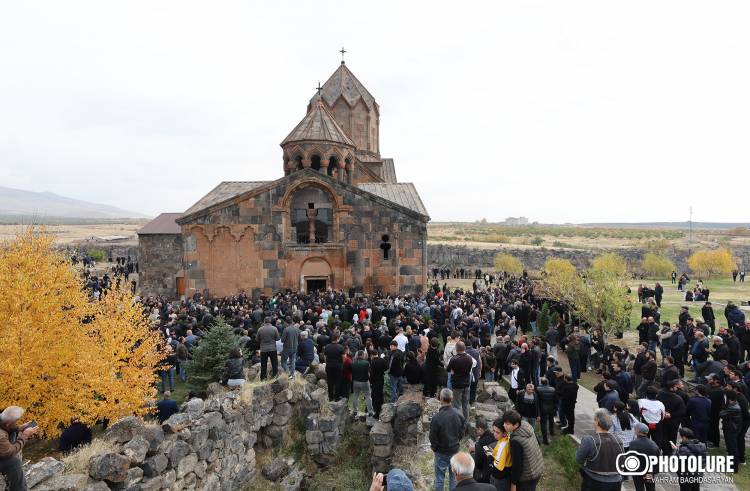 Մենք քնած՝ նա անցել է գործի