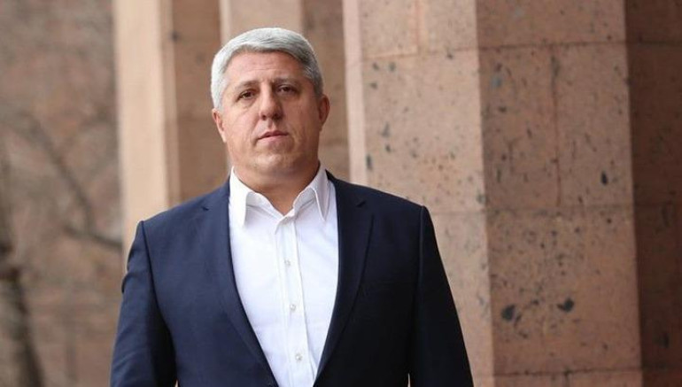 Եզրաս արքեպիսկոպոս Ներսիսյանի պարգևատրումն անձամբ Ռուսաստանի նախագահի կողմից անուղղակի, սակայն բավական թափանցիկ ակնարկ է ռուսական կողմի դիրքորոշման․ Ոսկանյան