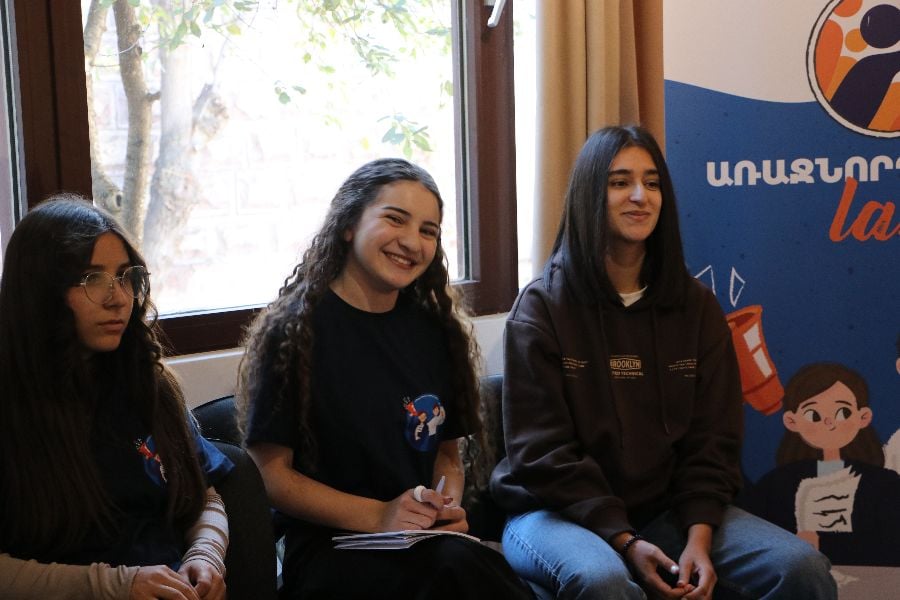 «Առաջնորդության լաբ» ճամբարը․ Չերչիլն ու գյուղամիջյան թեժ զրույցները․ տարբեր հայացքներ ունեցող երիտասարդները՝ Գյումրիում