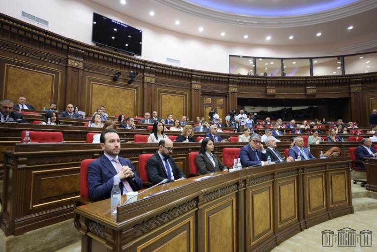 «Հրապարակ»․ ՔՊ-ում շատերն են վախենում Աստծո նզովքից