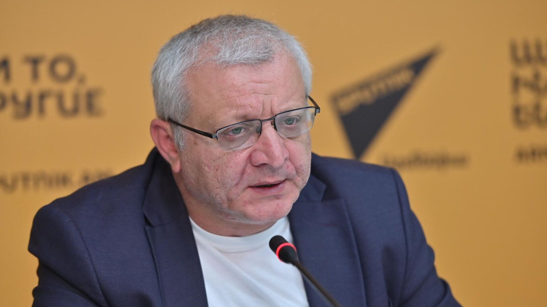 Ձերբակալություններով փորձում են ստիպել կաթողիկոսին հրաժարական տալ. Սուրեն Սուրենյանց