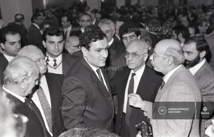 Ընդդեմ սեփական պատմության կեղծարարության – 27. Լևոն Տեր-Պետրոսյան. Հանդիպում լրագրողների հետ՝ Նախագահական երդման առաջին տարեդարձի առիթով (11 նոյեմբերի, 1992թ.)