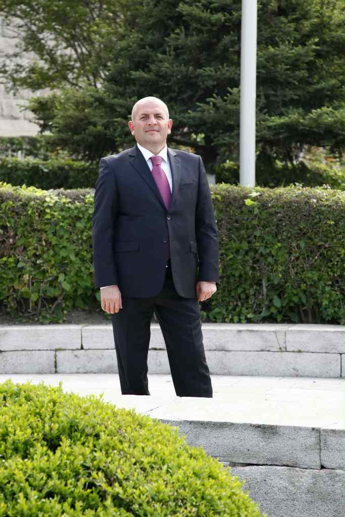 «Պատերազմի օրերին երբևէ նման վերջաբանի մասին չէր խոսում… վստահ եմ՝ այս կորուստը նա դժվար թե կարողանար հաղթահարել…». Այսօր Արցախի հերոս Արայիկ Գրիգորյանի հիշատակի օրն է