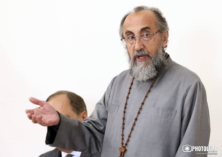 Նույնիսկ ռուս «ընդդիմադիր» քահանային 10 «սուտկա» տվեցին, թշվառներ, ի՞նչ էր արել ձեզ Միքայել սրբազանը