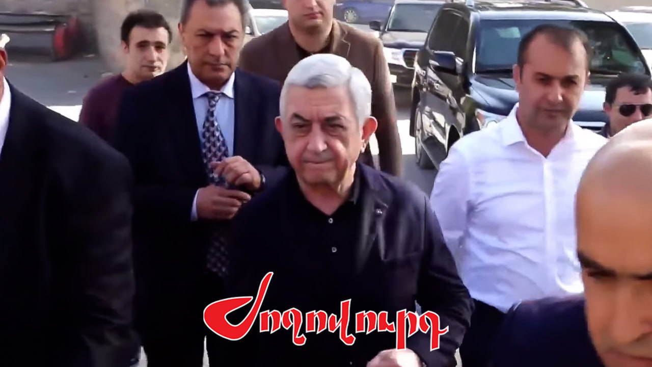 ՏԵՍԱՆՅՈՒԹ․ Սերժ Սարգսյանը ժամանեց դատարան