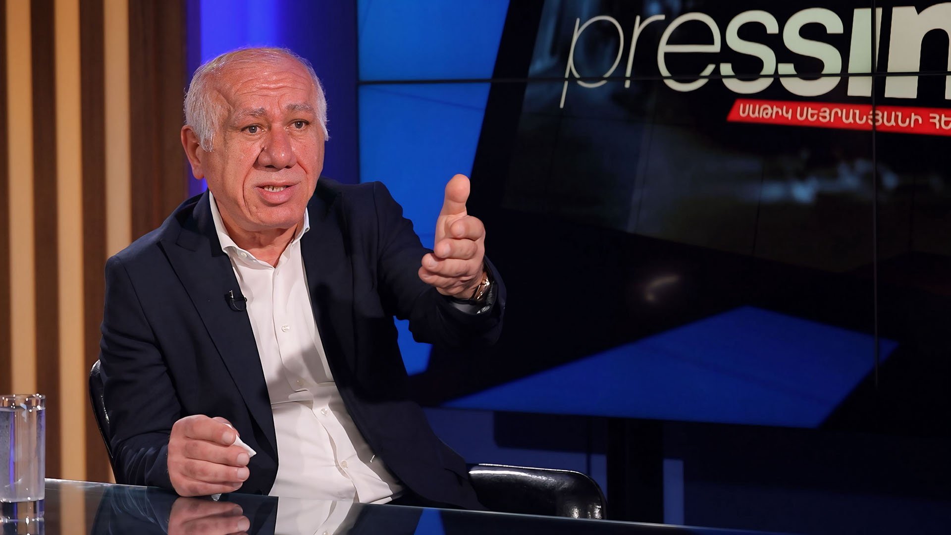 ԼԱՑԵԼՈՒ ԲԱՆ Է, ԱՐՅՈՒՆՈՏ ՑՈՐԵՆ, Ի՞ՆՉՆ ԵՔ ՇՆՈՐՀԱՎՈՐՈՒՄ. ԺՈՂՈՎՈՒՐԴ ՋԱՆ, ՀԱՑԸ ՉԻ՛ ԷԺԱՆԱՆԱԼՈՒ. ԱՇՈՏ ՀԱՐՈՒԹՅՈՒՆՅԱՆ