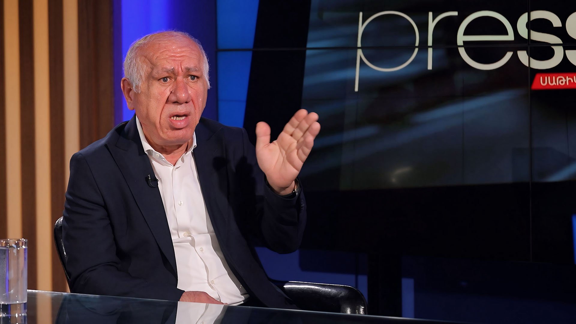 ԼԱՑԵԼՈՒ ԲԱՆ Է, ԱՐՅՈՒՆՈՏ ՑՈՐԵՆ, Ի՞ՆՉՆ ԵՔ ՇՆՈՐՀԱՎՈՐՈՒՄ. ԺՈՂՈՎՈՒՐԴ ՋԱՆ, ՀԱՑԸ ՉԻ՛ ԷԺԱՆԱՆԱԼՈՒ. ԱՇՈՏ ՀԱՐՈՒԹՅՈՒՆՅԱՆ