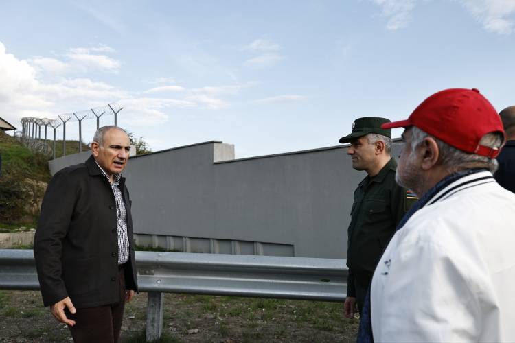 «Հրապարակ». Կիրանցում մարդկանց արգելել են տներից դուրս գալ` մոտենալ Փաշինյանին