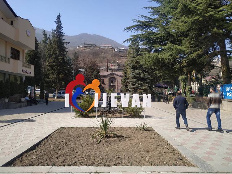 «Հրապարակ». Հասարակական տրանսպորտ չի գործում, գուցե էշով ու ձիո՞վ տեղից տեղ գնանք