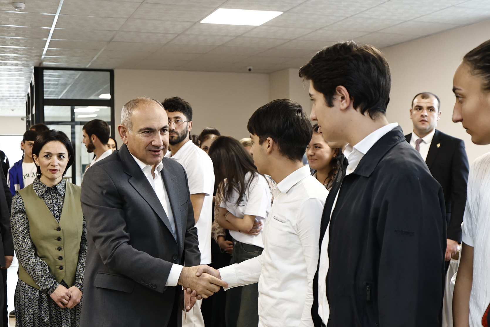 Վարչապետն ուսանողներին և աշակերտներին ներկայացրել է Իրական Հայաստանի գաղափարախոսությունը