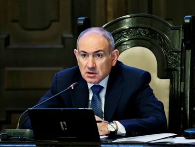 Փաշինյանն աշխատանքային հանդիպում է ունեցել ԱԱԾ տնօրեն Անդրանիկ Սիմոնյանի հետ (վիդեո)