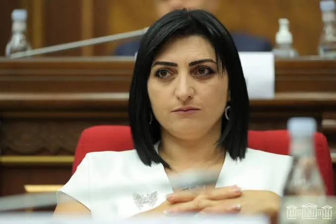 ՔՊ քարտուղարը պետք է ներողություն խնդրի. ԱԺ կին պատգամավորները հայտարարություն են տարածել