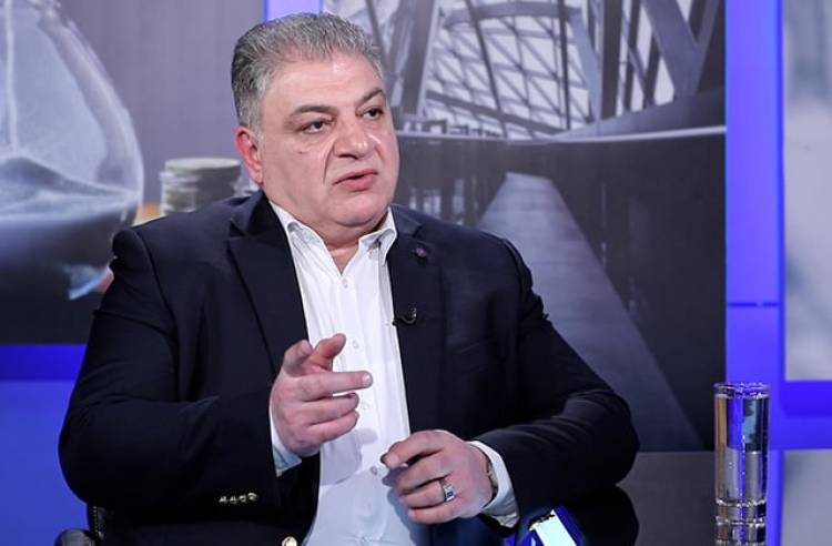 «Հրապարակ». Խաղաղության ու «միջանցքի» արանքում