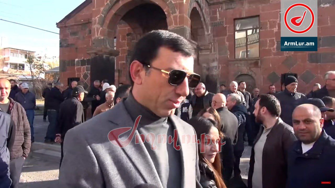 «Տանե՞նք, տանե՞ք, չէ ժողովուրդը գալույա». Թալինի համայնքապետը վրդովվեց