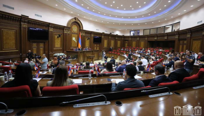  ԱԺ-ում հայտարարությունների ժամ է. ՈՒՂԻՂ ՄԻԱՑՈՒՄ 