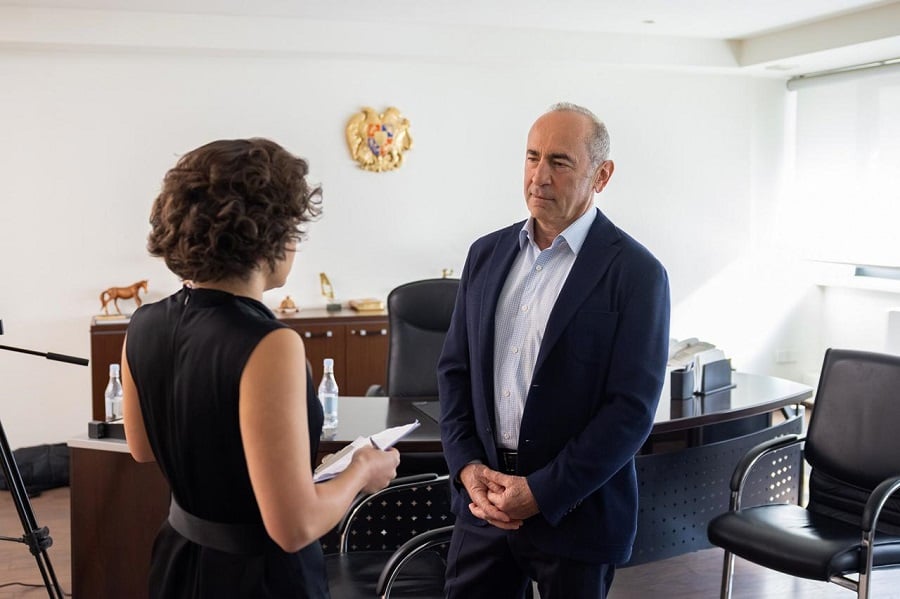 «Հայաստանի իշխանություններն արել են ամեն ինչ, որ ռուսները հեռանան Արցախից, Ղարաբաղի կորուստը Պրահայում ստորագրած հայտարարության հետեւանք է»․ Ռոբերտ Քոչարյան