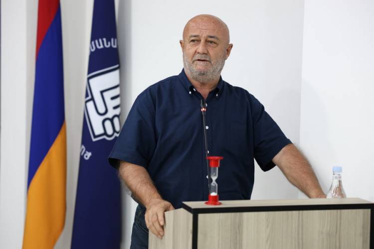 «Պարո՛ն Աղազարյան, ես ավտոմատ բռնած չկամ»․ ասաց Նիկոլ Փաշինյանը․ Հ․ Աղազարյան «Երկրի իրական կողմը»