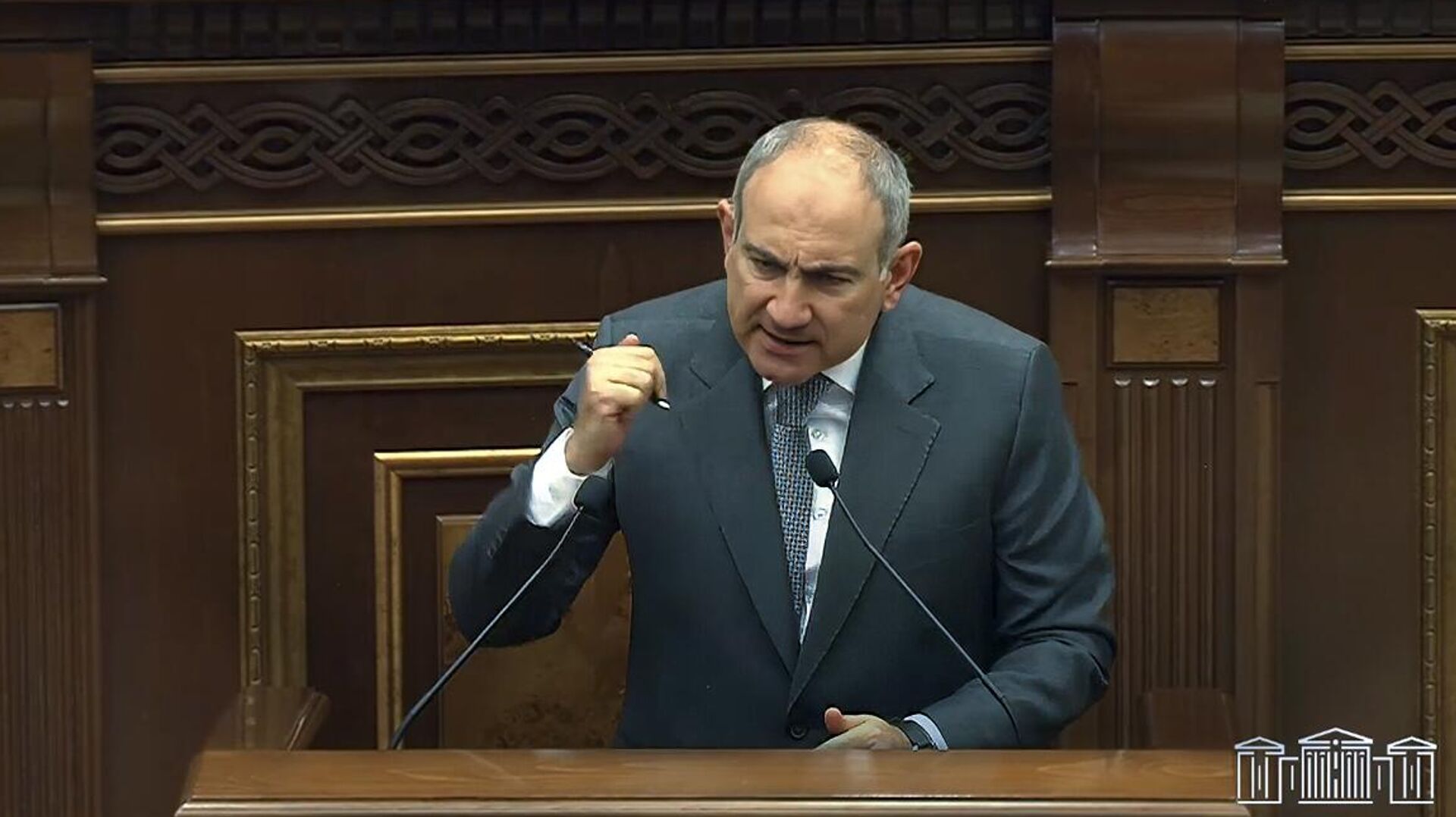 Խոսելուց առաջ կառավարությունը նախ պետք է ՀԷՑ–ի հետ իր պայմանագիրը կարդա. Հայկ Բադալյան