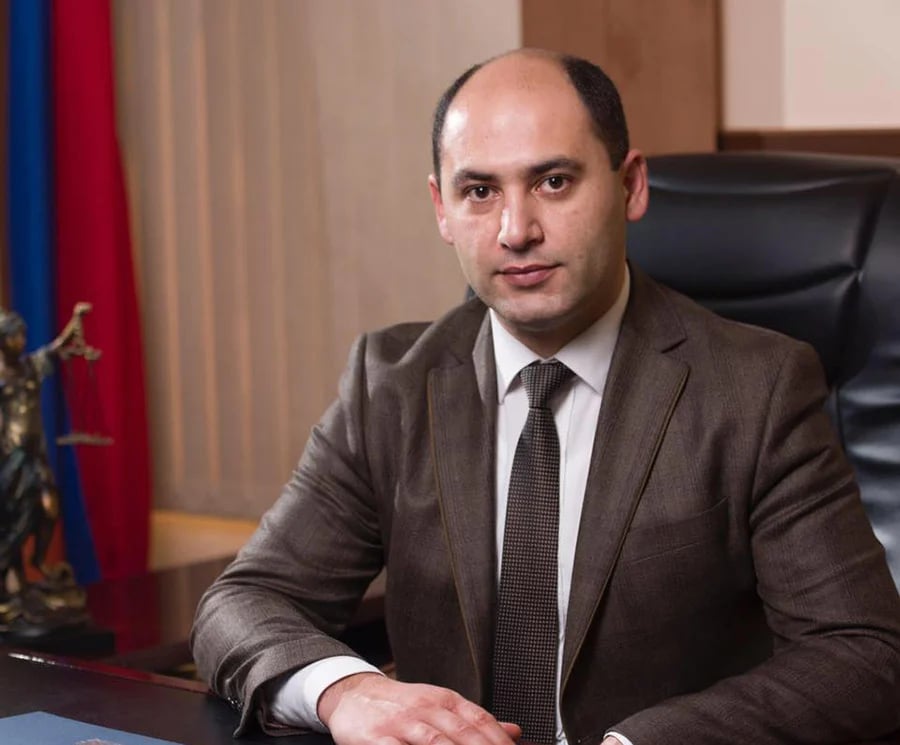 «Եթե Մարտուն Գրիգորյանը ՔՊ-ին օգներ, գյումրեցիները չէին ասի՞՝ հորդ ու տղուդ բռնել տվեցին, դու էլ իրենց քաղաքապետ դարձրեցի՞ր»․ պատգամավոր
