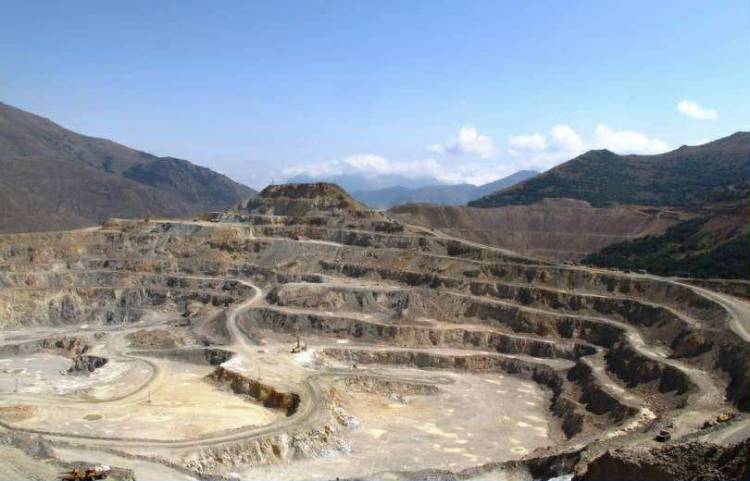 «Հրապարակ». 2 գլխանի երեխաներ, 3 ոտանի հորթեր. ինչ միֆեր են տարածված