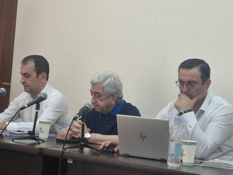 Սերժ Սարգսյանը չի որոշել` կմասնակցի ընտրություններին թե ոչ