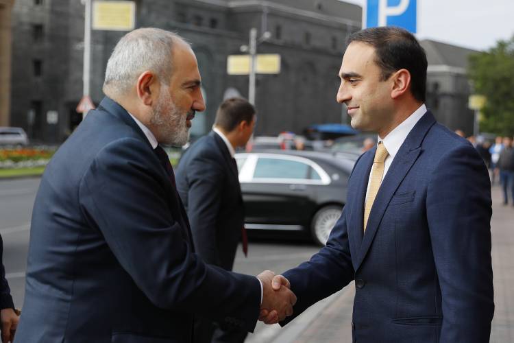 «Հրապարակ». Ում է զոհաբերելու Փաշինյանը