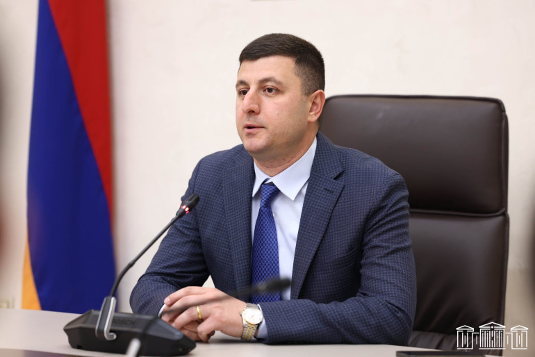 Պարտադիր զինվորական ծառայության ժամկետը 2-ից 1.5 տարի դարձնելով՝ իշխանությունը փորձում է 3 խնդիր լուծել․ Տիգրան Աբրահամյան