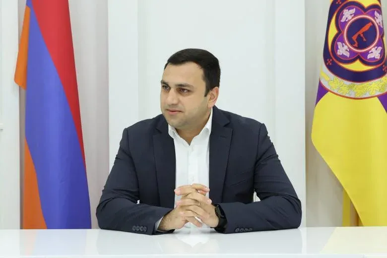 «Հրապարակ». Երվանդ Զախարյանի օգնականը նախկիններին է քննադատում