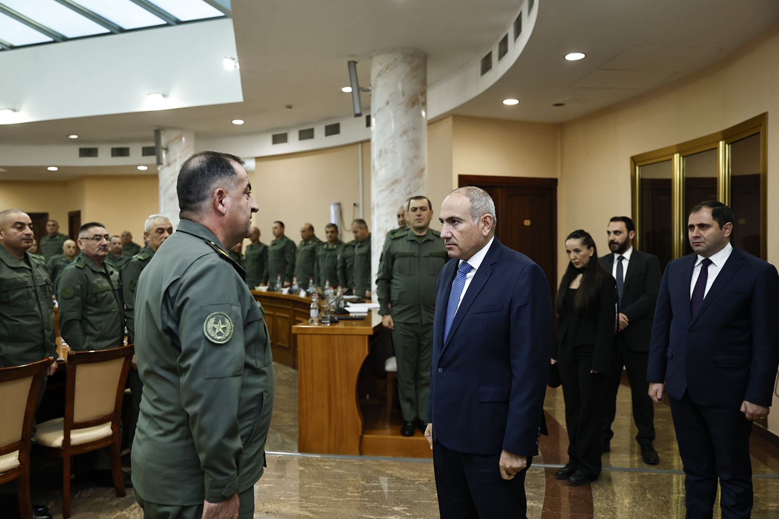 Վարչապետը հանդիպում է ունեցել ԶՈՒ ղեկավար կազմի օպերատիվ հավաքի մասնակիցների հետ. լուսանկարներ