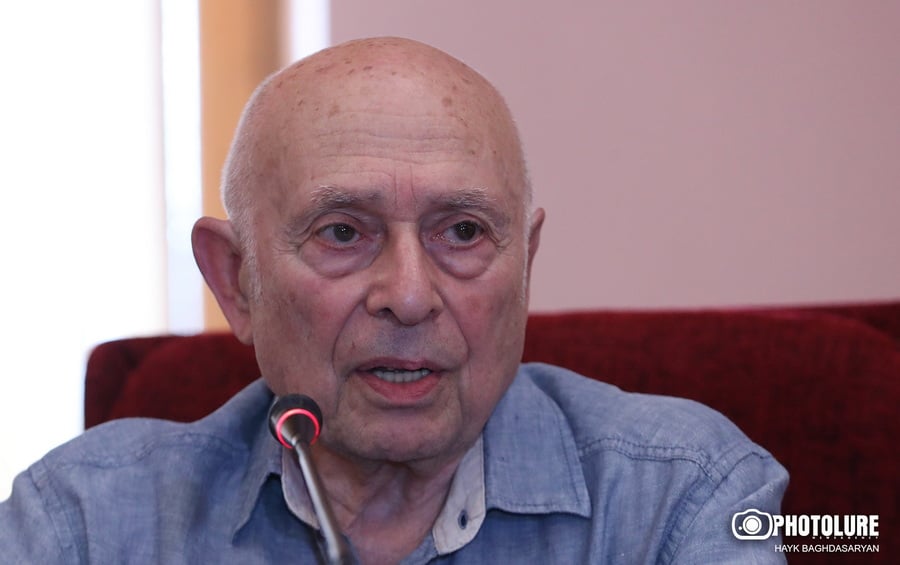 «Ալիեւին առաջարկում եմ նայել բոլոր ցարական քարտեզները, որեւէ մեկի մեջ կարո՞ղ է գտնել Ադրբեջան անունը, այդպիսի երկիր գոյություն չի ունեցել մինչեւ 1918 թիվը»․ Ռուբեն Գալչյան