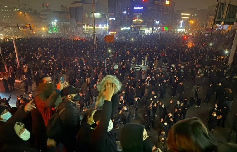 Կապի լիակատար բացակայություն, հարյուրավոր զոհեր, բախումներ. ինչ է հայտնի Իրանում մոլեգնած ցույցերի մասին