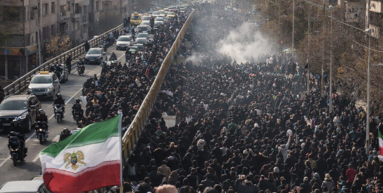 Կապի լիակատար բացակայություն, հարյուրավոր զոհեր, բախումներ. ինչ է հայտնի Իրանում մոլեգնած ցույցերի մասին