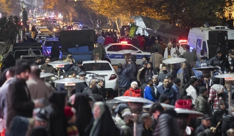 Կապի լիակատար բացակայություն, հարյուրավոր զոհեր, բախումներ. ինչ է հայտնի Իրանում մոլեգնած ցույցերի մասին