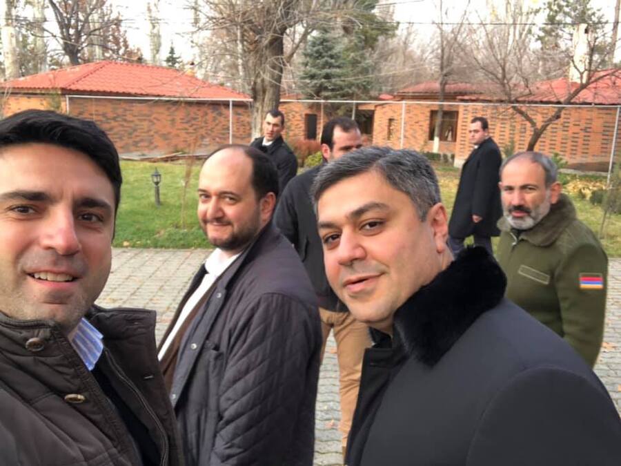 «Իմ նկարը դնեմ փողոցում, շատ ավելի մարդ շուրջը կհավաքվի, քան եթե իրենք ուզեն մարդ հավաքել»․ Ալեն Սիմոնյանը՝ ընդդիմադիրներին
