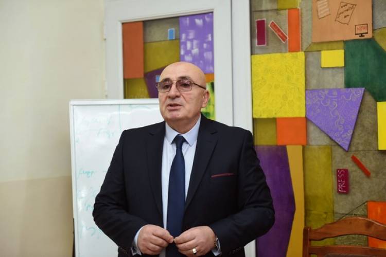 Առաջ Նիկոլի օրինակով ցույց էր տալիս, թե ինչպիսին չպետք է լինի լրագրողը, հիմա` հակառակը