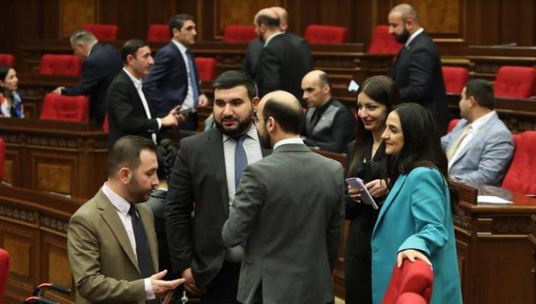 «Հրապարակ». ՔՊ-ում սկսել են պաշտոնների բաժանումը