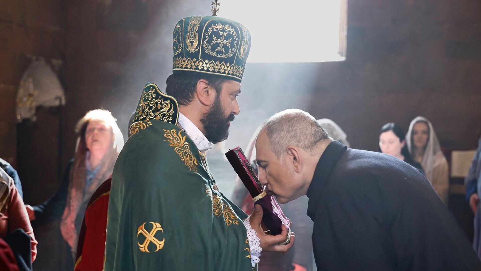 «2 եկեղեցու» երևույթը փորձում է սովորական դարձնել․ քաղտեխնոլոգը՝ Փաշինյանի քայլերի մասին