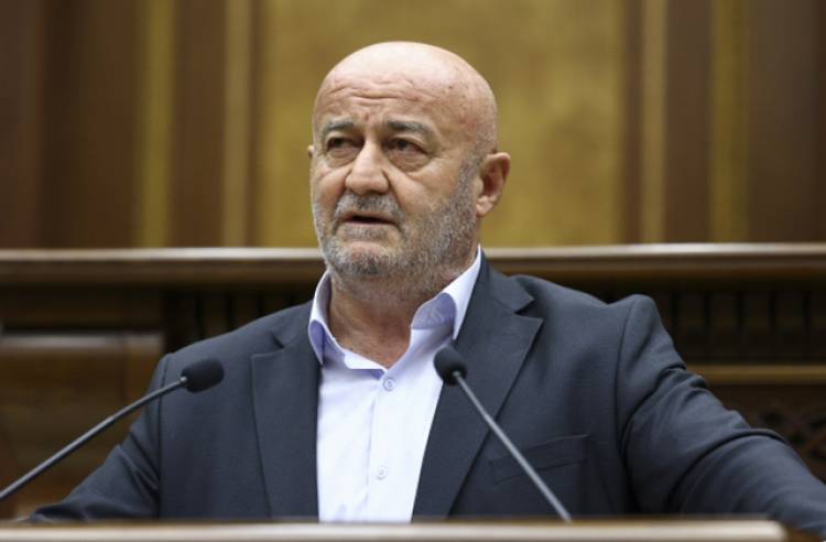 Քայլերթի երրորդ օրվանից սկսած՝ արդեն «գրեֆներ» էինք ստանում և՛ բնամթերքով, և՛ փողով․ Հովիկ Աղազարյան․ «Երկրի իրական կողմը»