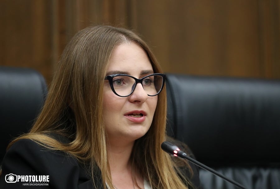 «Դուք հաջորդիվ ձայնի իրավունքից զրկվելու եք»․ Հակոբ Արշակյանը՝ Քրիստինե Վարդանյանին