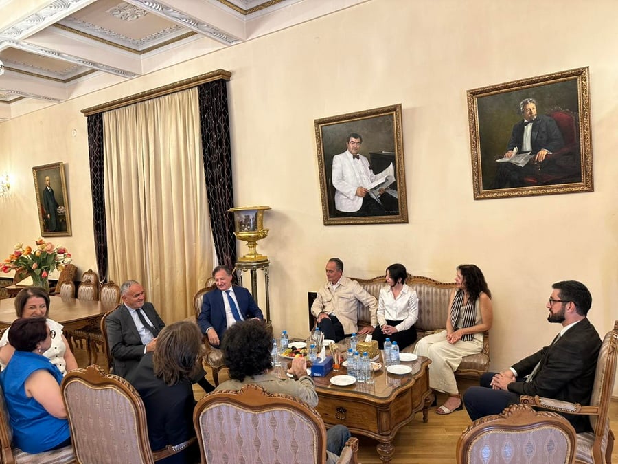 Իտալացիները Երևանի օպերային թատրոնում