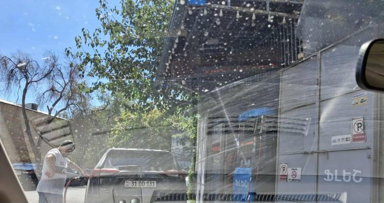 «Հրապարակ». Ազգային ժողովն օգտվում է ավտոտնակում գործող բենզալցակայանից