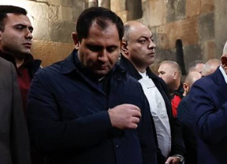 «Հրապարակ». Պապիկյանը միայն կարգալույծի պատարագին է մասնակցում